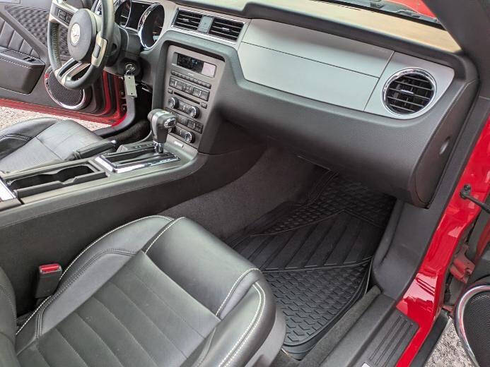 2012 Ford Mustang V6 Premium