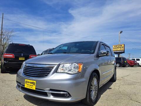 2016 Chrysler Town and Country for sale at Kevin Harper Auto Sales in Mount Zion IL