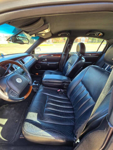 2003 Lincoln Town Car Signature