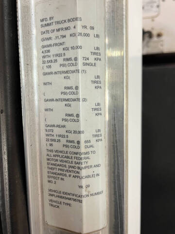 2010 Peterbilt 335