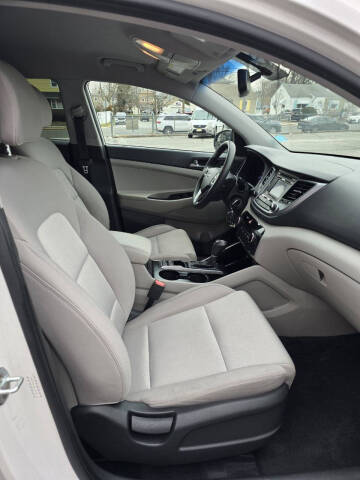 2016 Hyundai Tucson SE