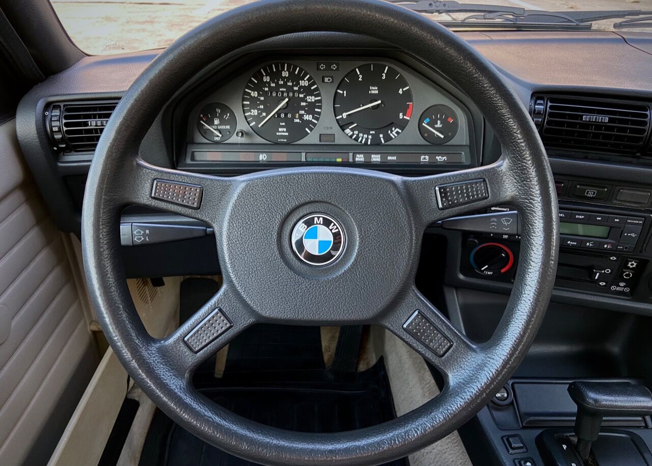1986 BMW 3 Series 39