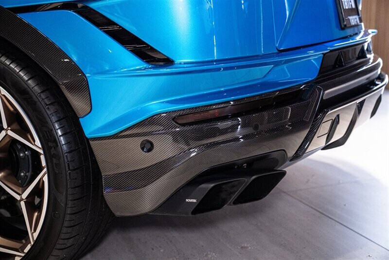 2023 Lamborghini Urus Performante