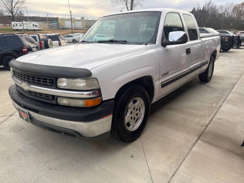 2000 Chevrolet Silverado 1500 for sale at LEE AUTO SALES in McAlester OK