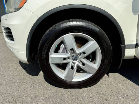 2011 Volkswagen Touareg TDI Lux