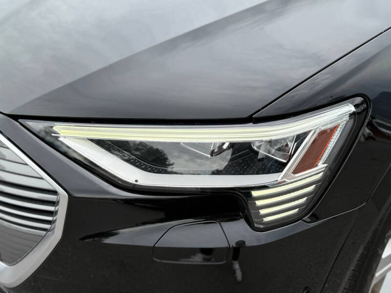 2019 Audi e-tron quattro Premium Plus