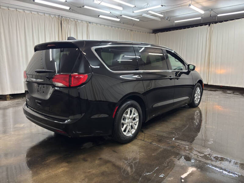 2026 Chrysler Voyager LX