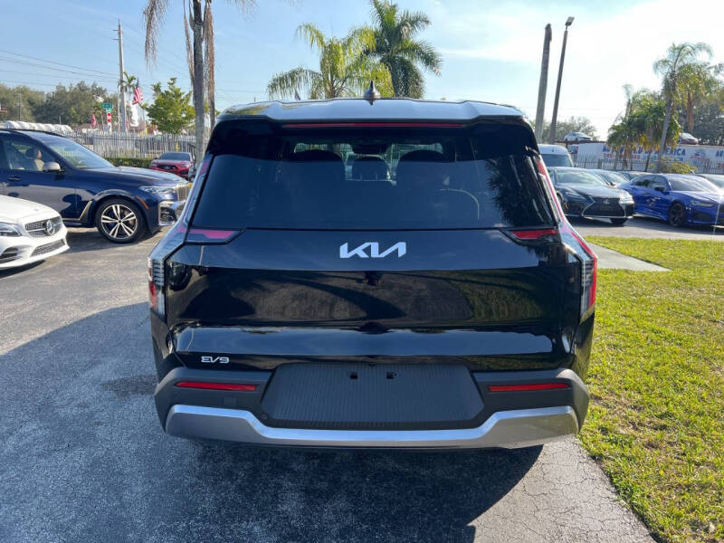 2024 Kia EV9 Light