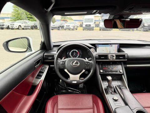 2017 Lexus IS 200t