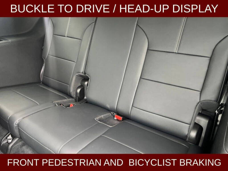 2024 GMC Acadia Elevation