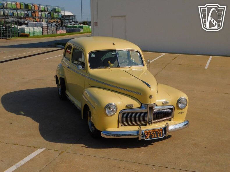 1942 Ford Super Deluxe
