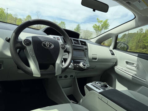 2013 Toyota Prius v Five