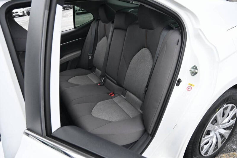 2019 Toyota Camry Hybrid LE