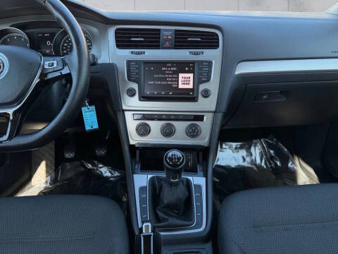 2016 Volkswagen Golf TSI S