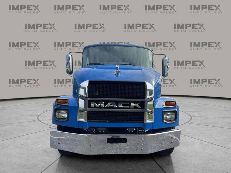 2023 Mack MD6