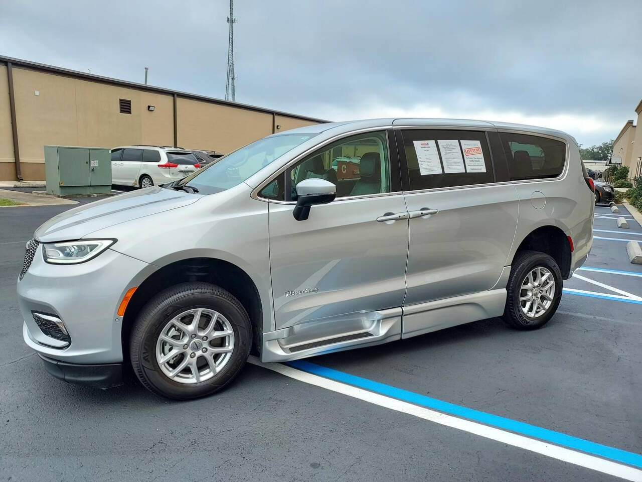 Silver 2023 Chrysler Pacifica Touring L Touring L 4dr Mini-Van 2