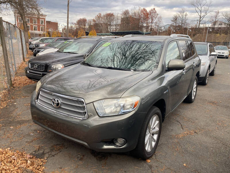 2009 Toyota Highlander Hybrid for sale at Reyes Auto Sales in Holyoke MA