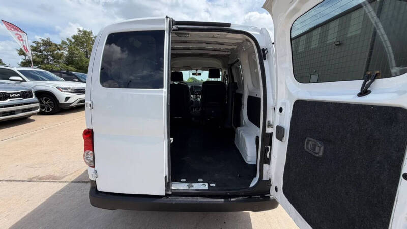 2017 Nissan NV200