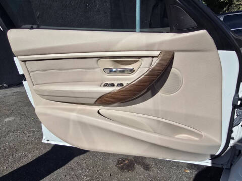 2012 BMW 3 Series 328i