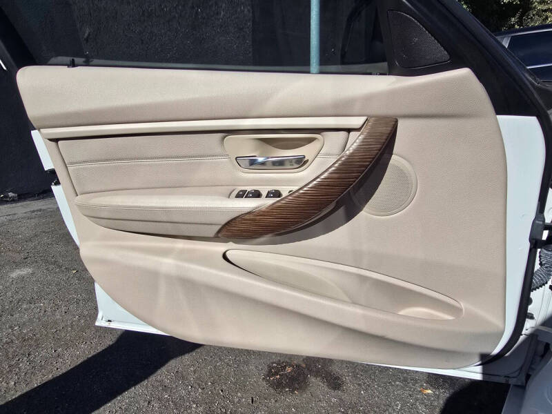 2012 BMW 3 Series 328i