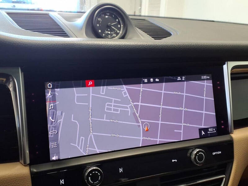 2022 Porsche Macan S