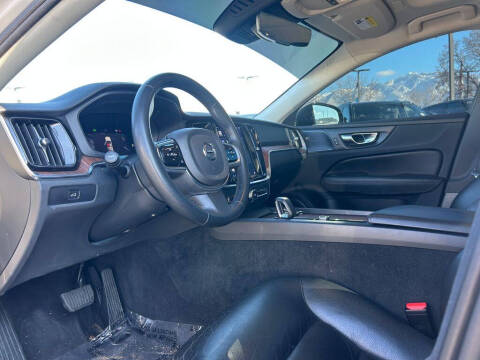 2024 Volvo S60 B5 Plus Dark Theme