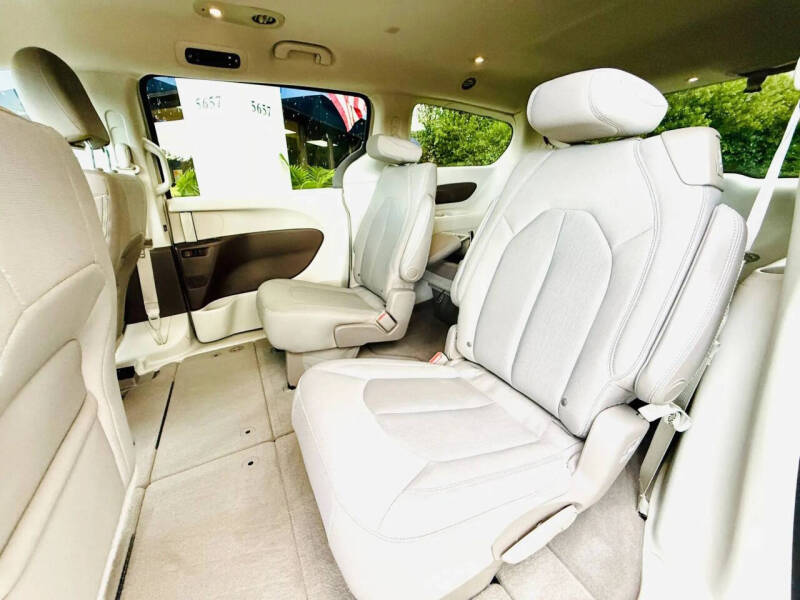 2017 Chrysler Pacifica Touring