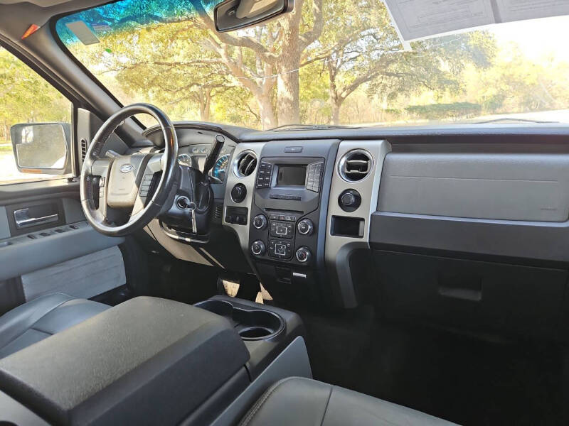 2014 Ford F-150 XLT photo 28