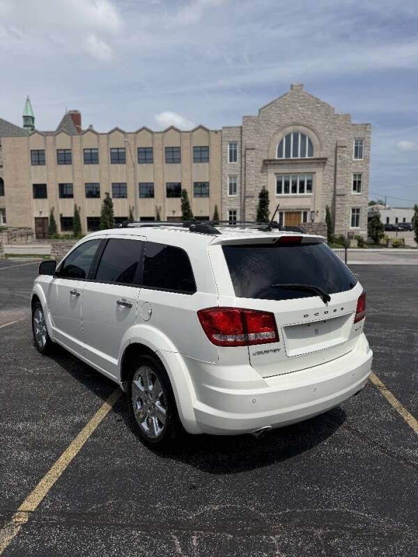 2011 Dodge Journey Lux