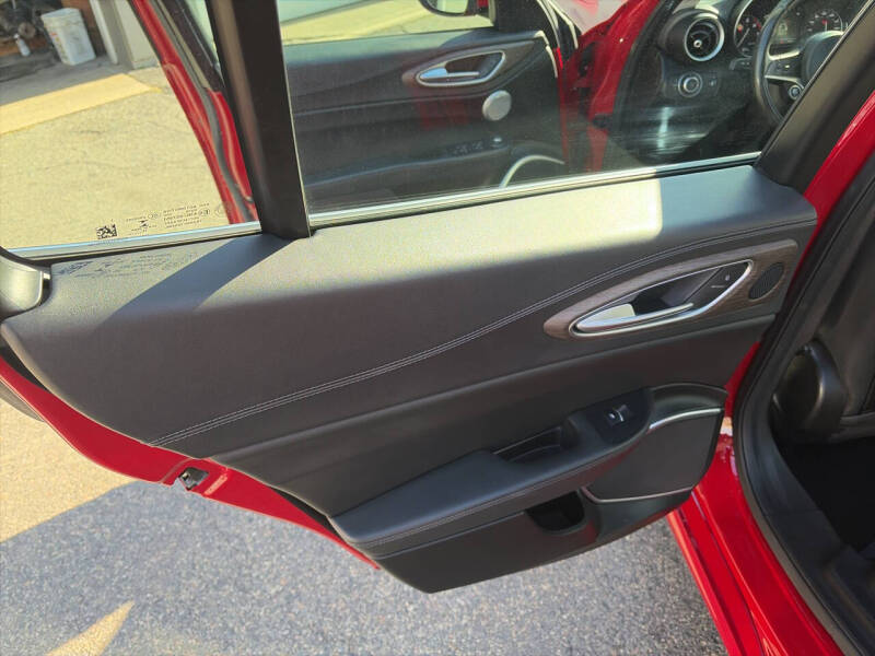 2017 Alfa Romeo Giulia Ti