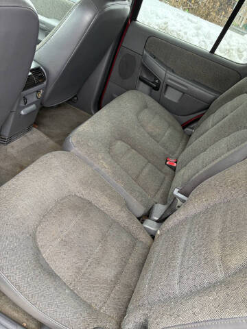 2004 Ford Explorer XLS