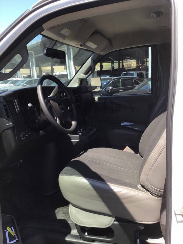 2024 Chevrolet Express 2500
