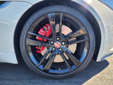 2015 Jaguar F-TYPE V8 S