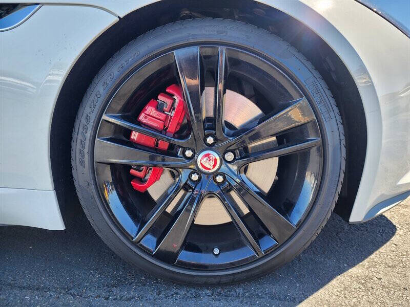 2015 Jaguar F-TYPE V8 S