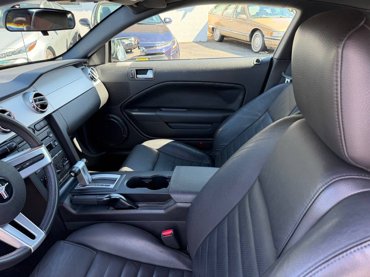 2005 Ford Mustang 4