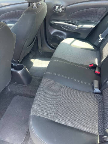 2019 Nissan Versa SV