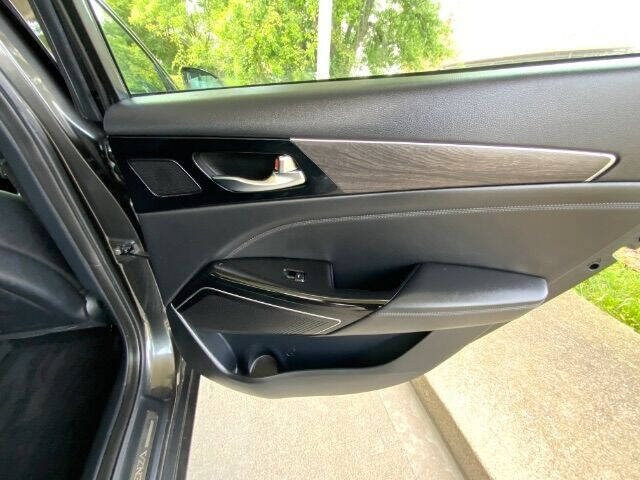 2020 Kia Cadenza Technology