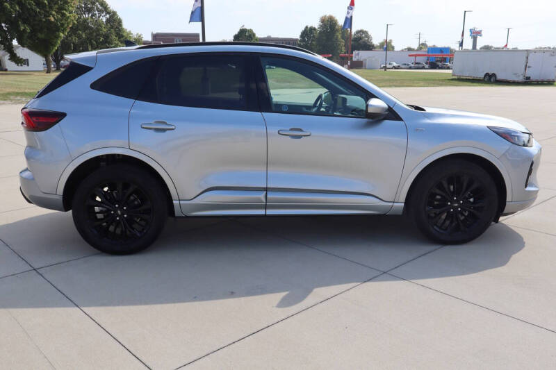 2023 Ford Escape ST-Line Elite