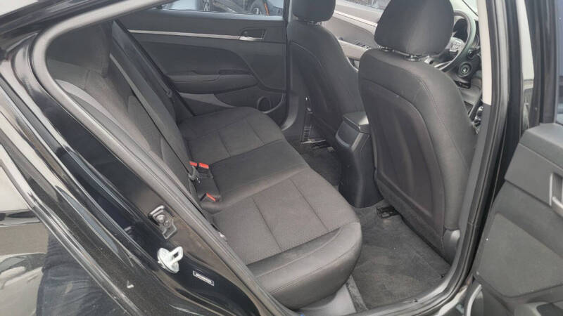 2019 Hyundai Elantra SE