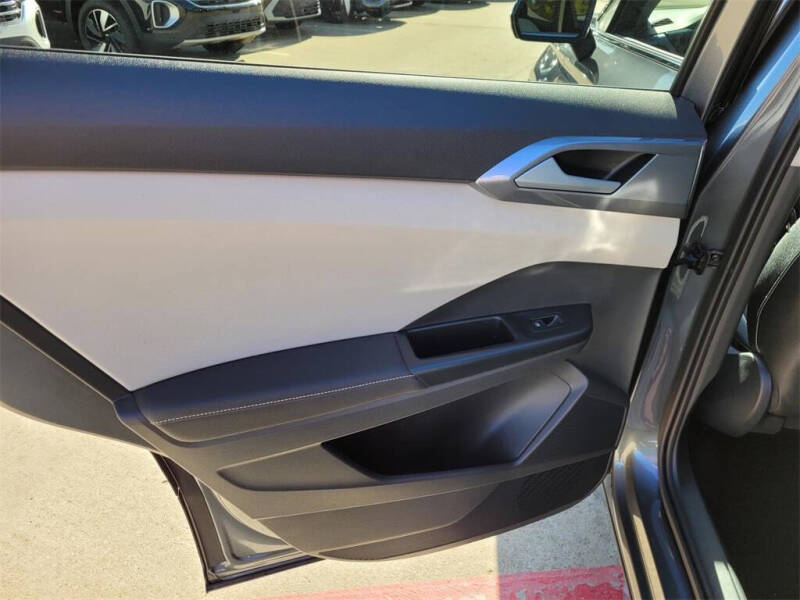 2025 Volkswagen Taos SEL 4Motion