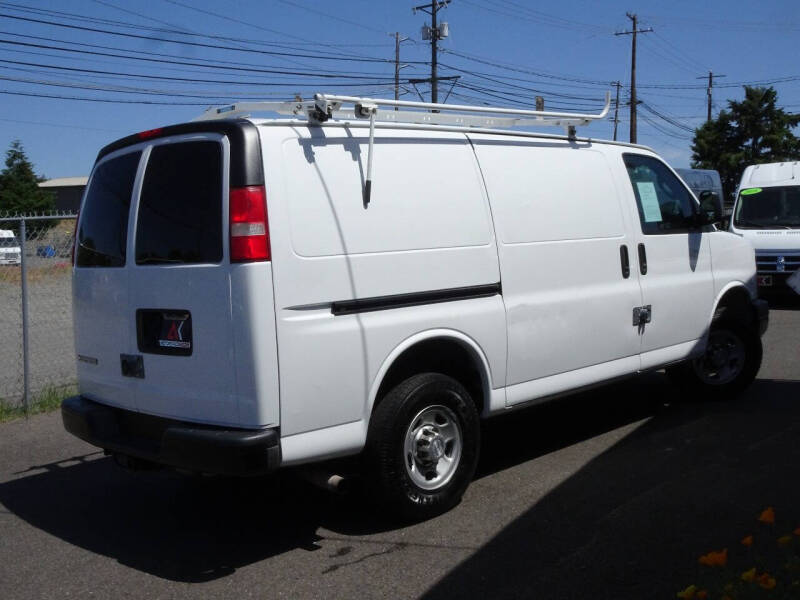 2017 Chevrolet Express 2500
