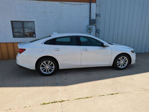 2017 Chevrolet Malibu for sale at Parkway Motors in Osage Beach MO