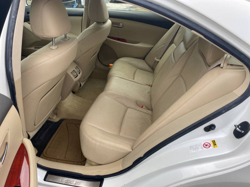 2009 Lexus ES 350 for sale at LAURINBURG AUTO SALES in Laurinburg NC