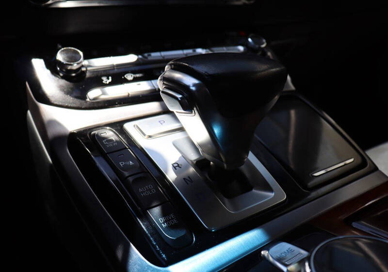 2019 Genesis G90