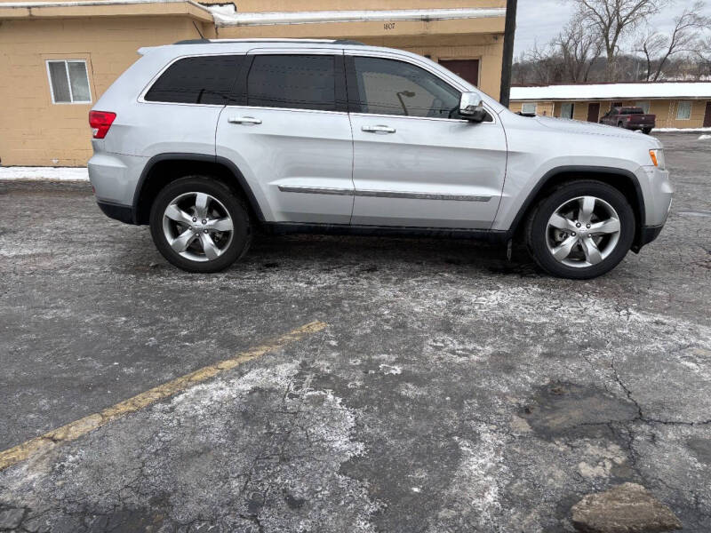 Image 4 of 2011 Jeep Grand Cherokee Limited
