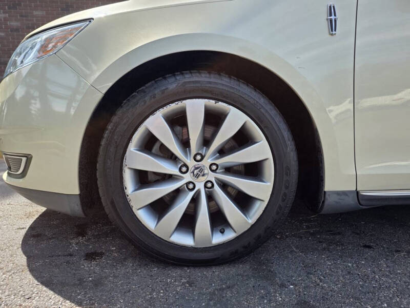 2015 Lincoln MKS