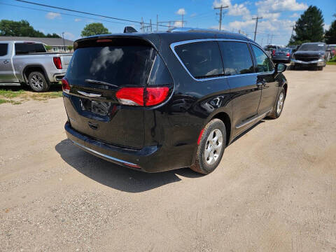 2017 Chrysler Pacifica Touring-L Plus