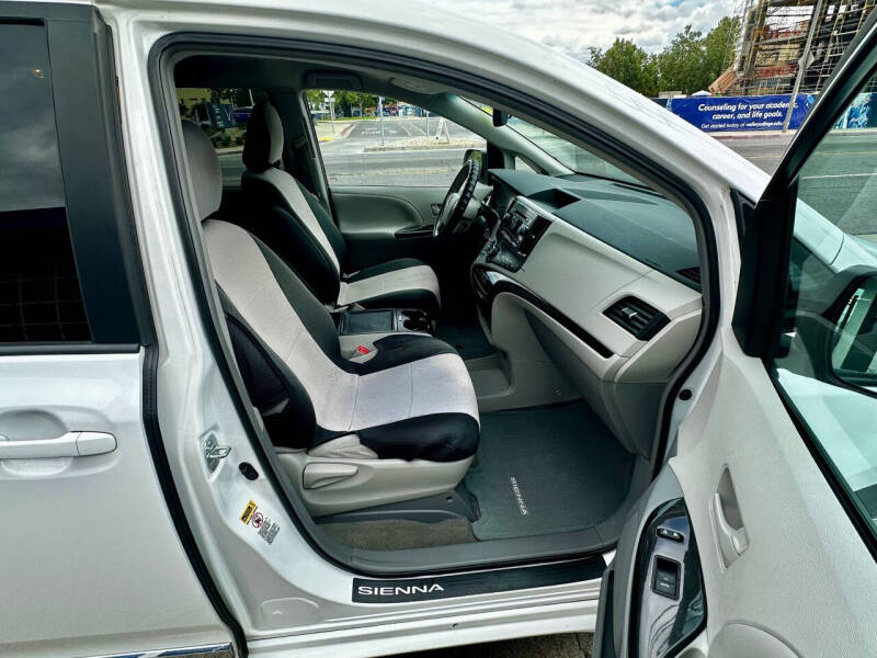 2013 Toyota Sienna