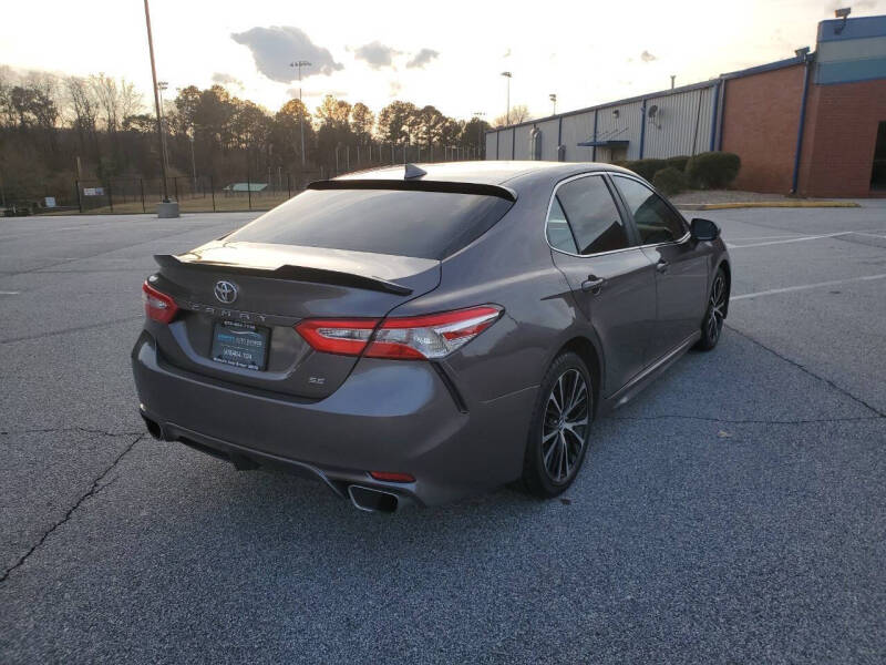 2020 Toyota Camry SE
