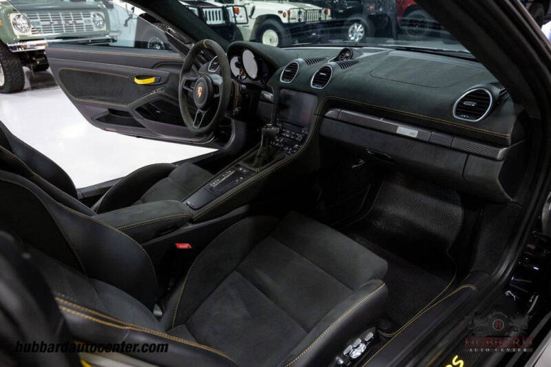 2023 Porsche 718 Cayman GT4 RS